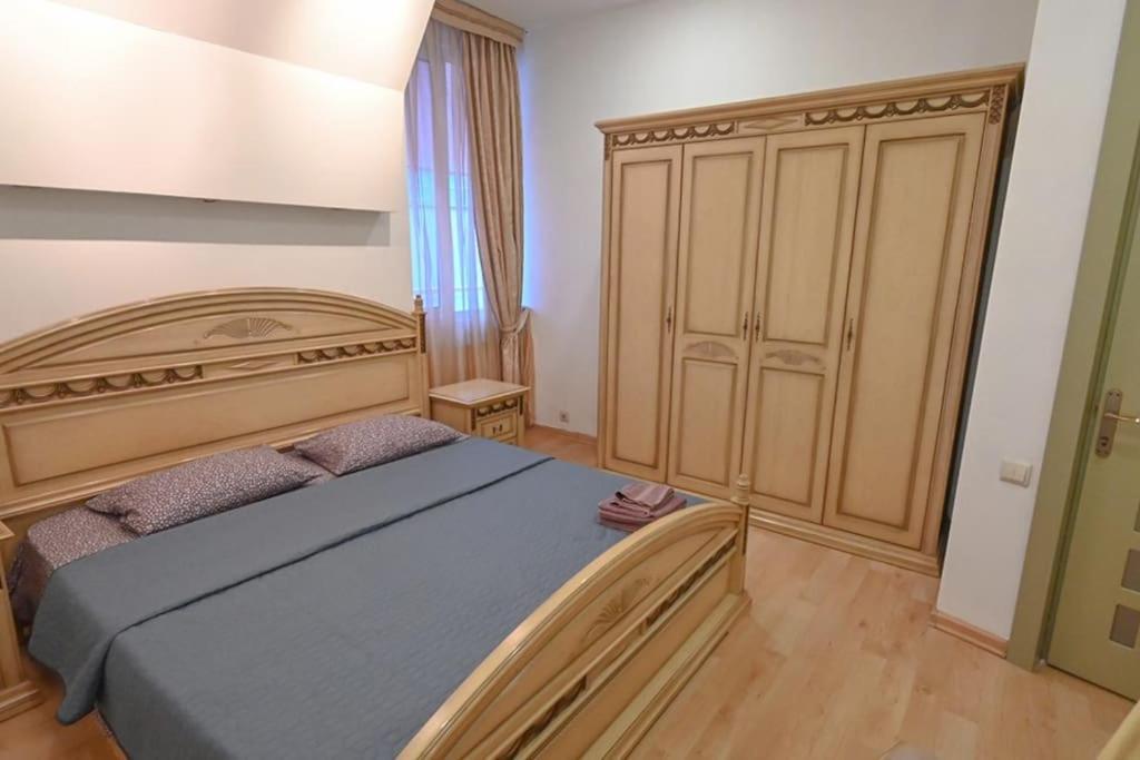 Classic Apt. On Liberty Square Tiflis Exterior foto